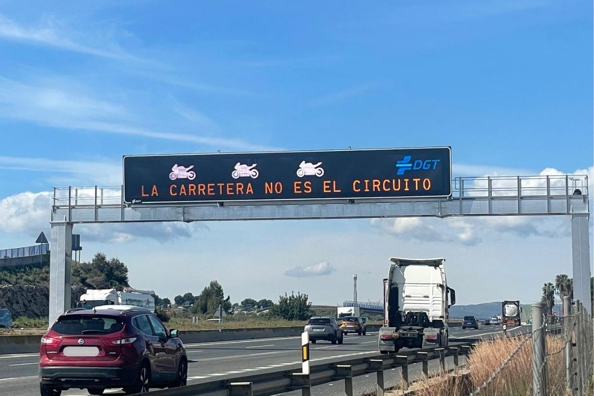 PMV Full Matrix más grande de España por Fixalia