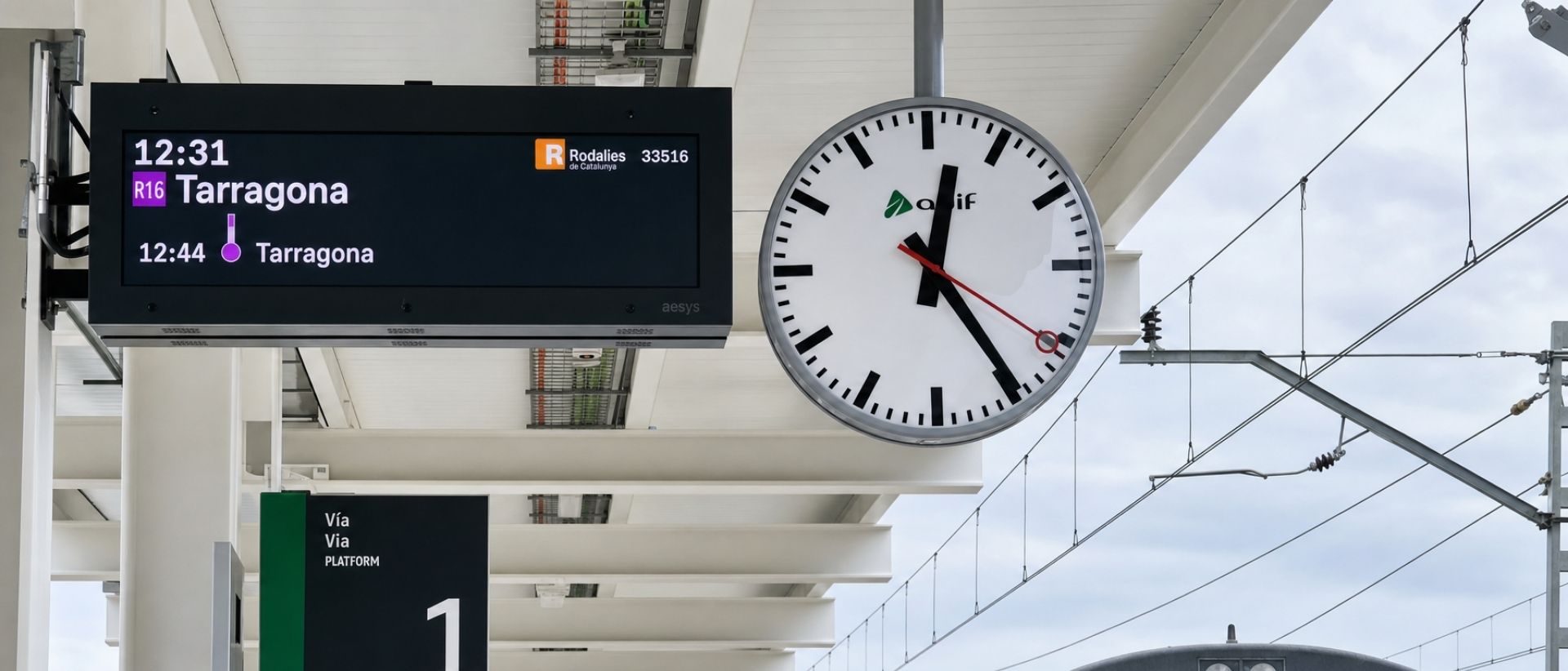 Fixalia teleindicadores Full Color para estaciones ferroviarias en España